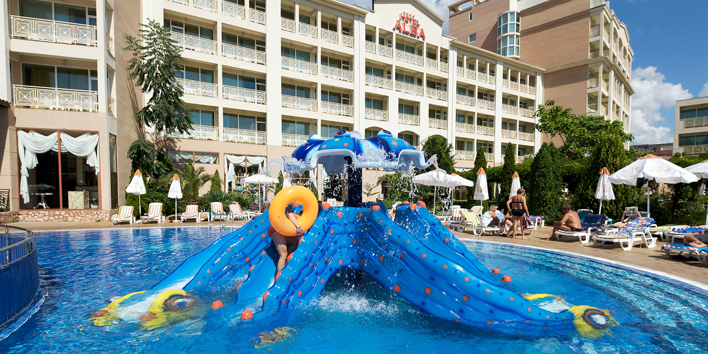 Hotel_Alba_swimming_poll_head_1_1.jpg